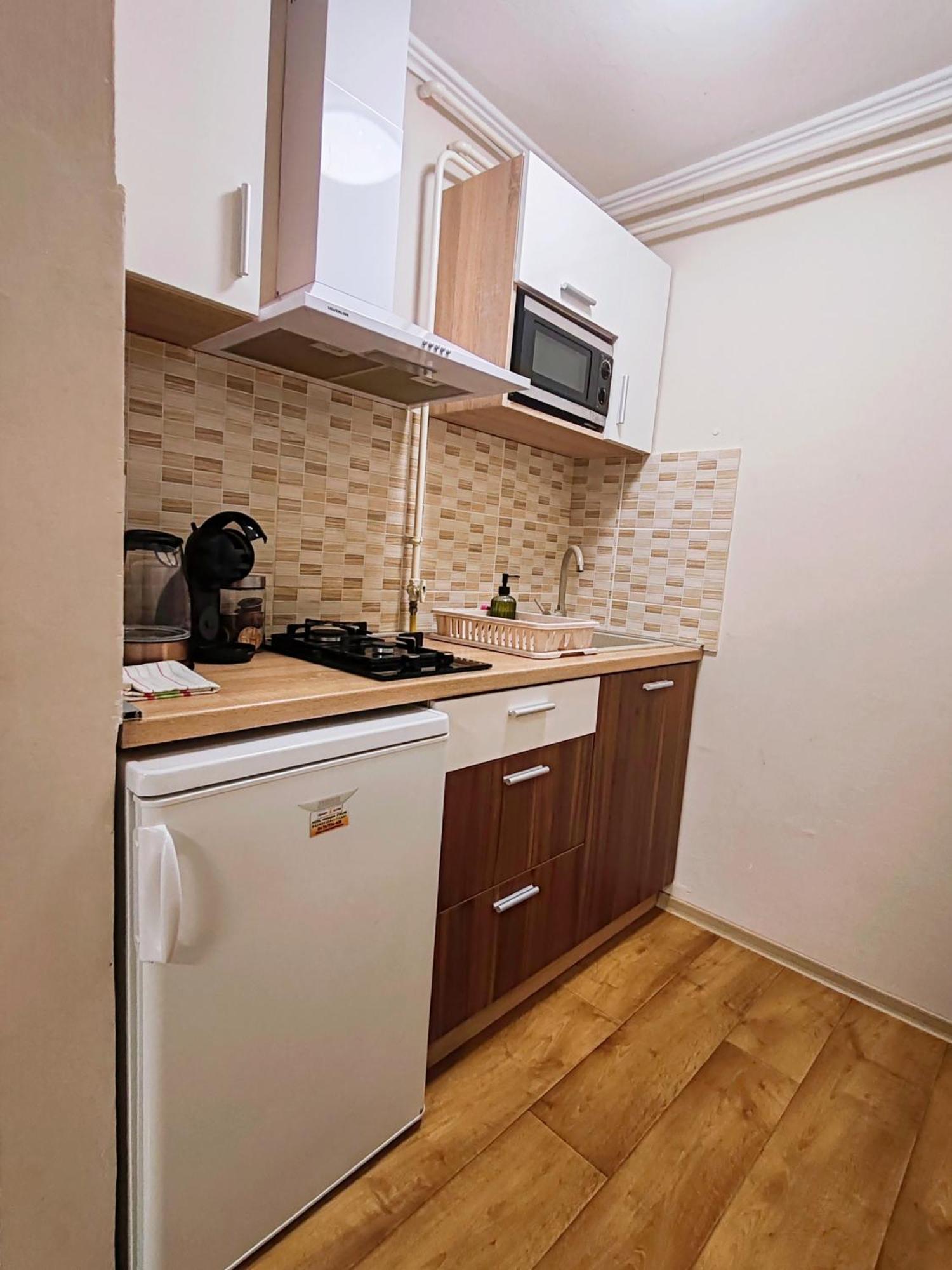 To Apartman Gunarasfuerdo ดอมโบวาร์ ภายนอก รูปภาพ